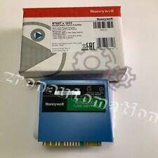 Honeywell R7847A1033 Burner Controller New In Box UPS Expedited Shipping picture