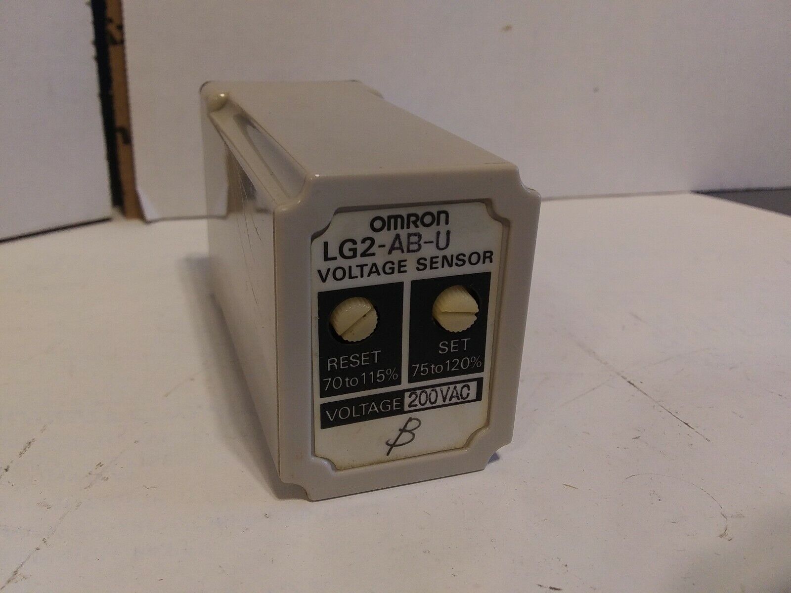 Omron LG2-AB-U Voltage Sensor (one unit per lot)