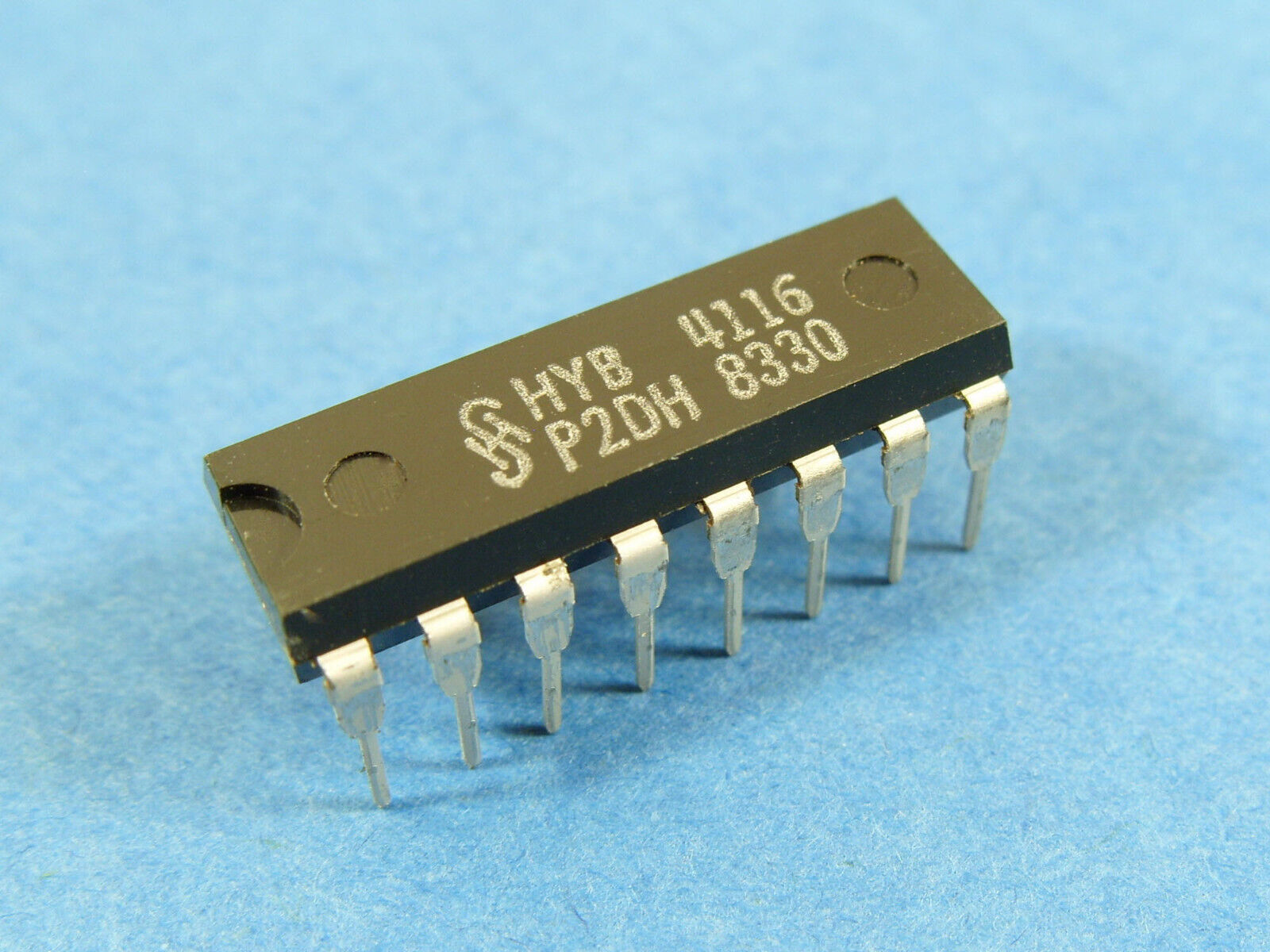 HYB4116P2; 16K x 1-bit NMOS Dynamic RAM(DRAM); 4116 IC Siemens [1pcs]