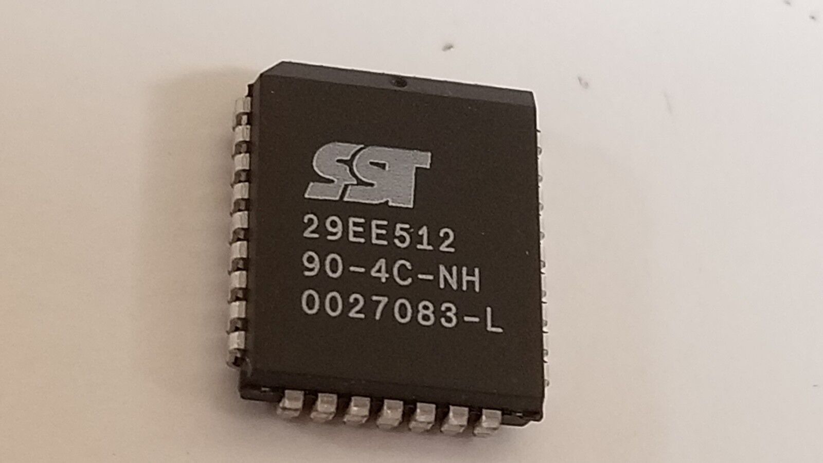 SST 29EE512-90-4C-NH PLCC FLASH EEPROM BRAND NEW OLD STOCK