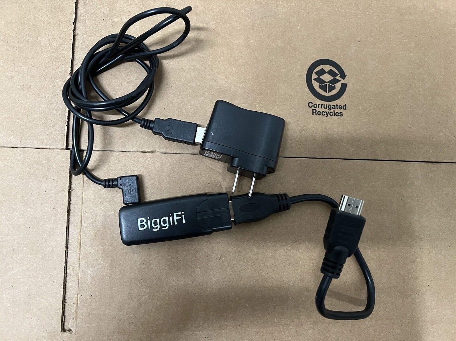 BiggiFi Wireless HDMI Video Adapter Android iOS Streaming Device