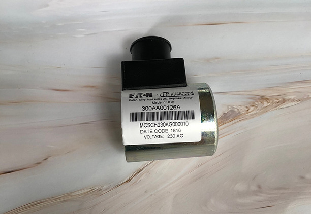 1PCS New Eaton Vickers 300AA00126A 230VAC Solenoid Coil Brand
