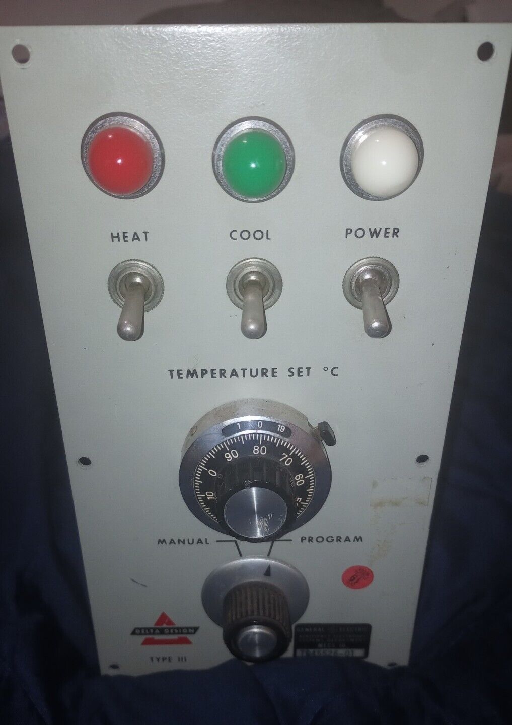 DELTA DESIGN III TEMPERATURE CONTROLLER ASSEMBLY FOR TEMPERATURE CHAMBER A1160-3