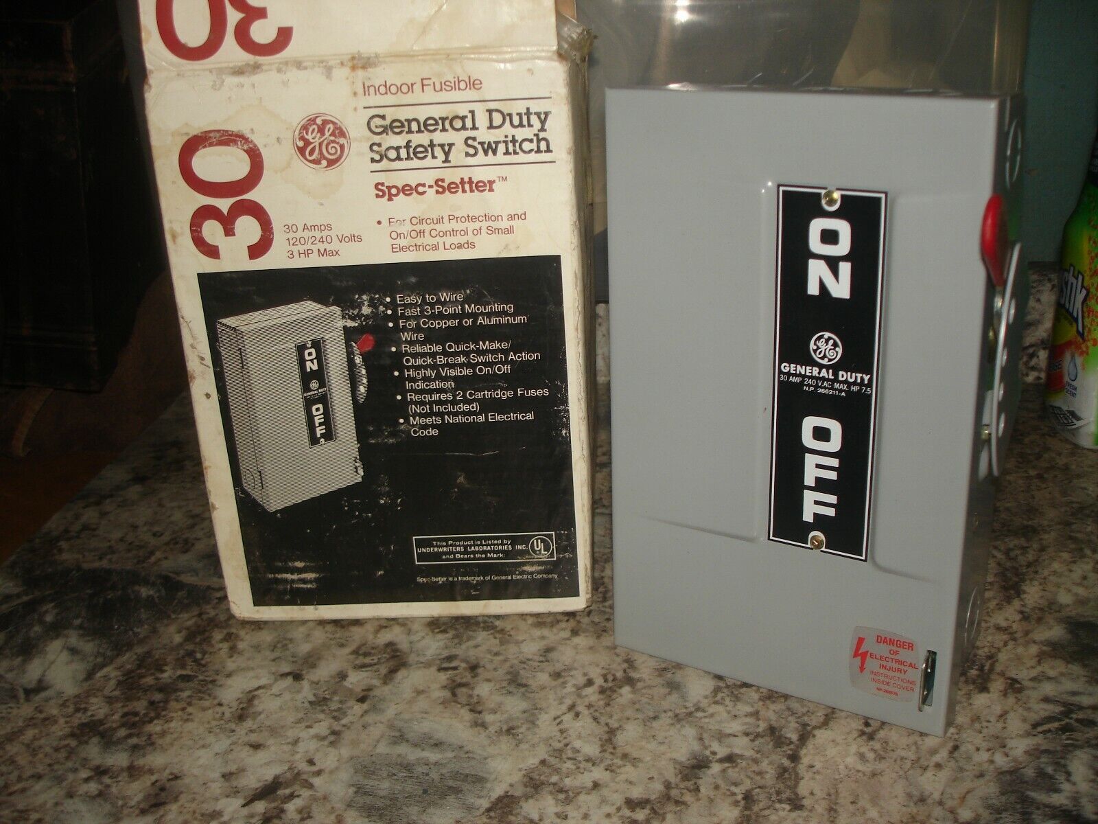 GE General Duty Safety Switch 30 Amp spec-setter in box tg3221cp Bin 987 