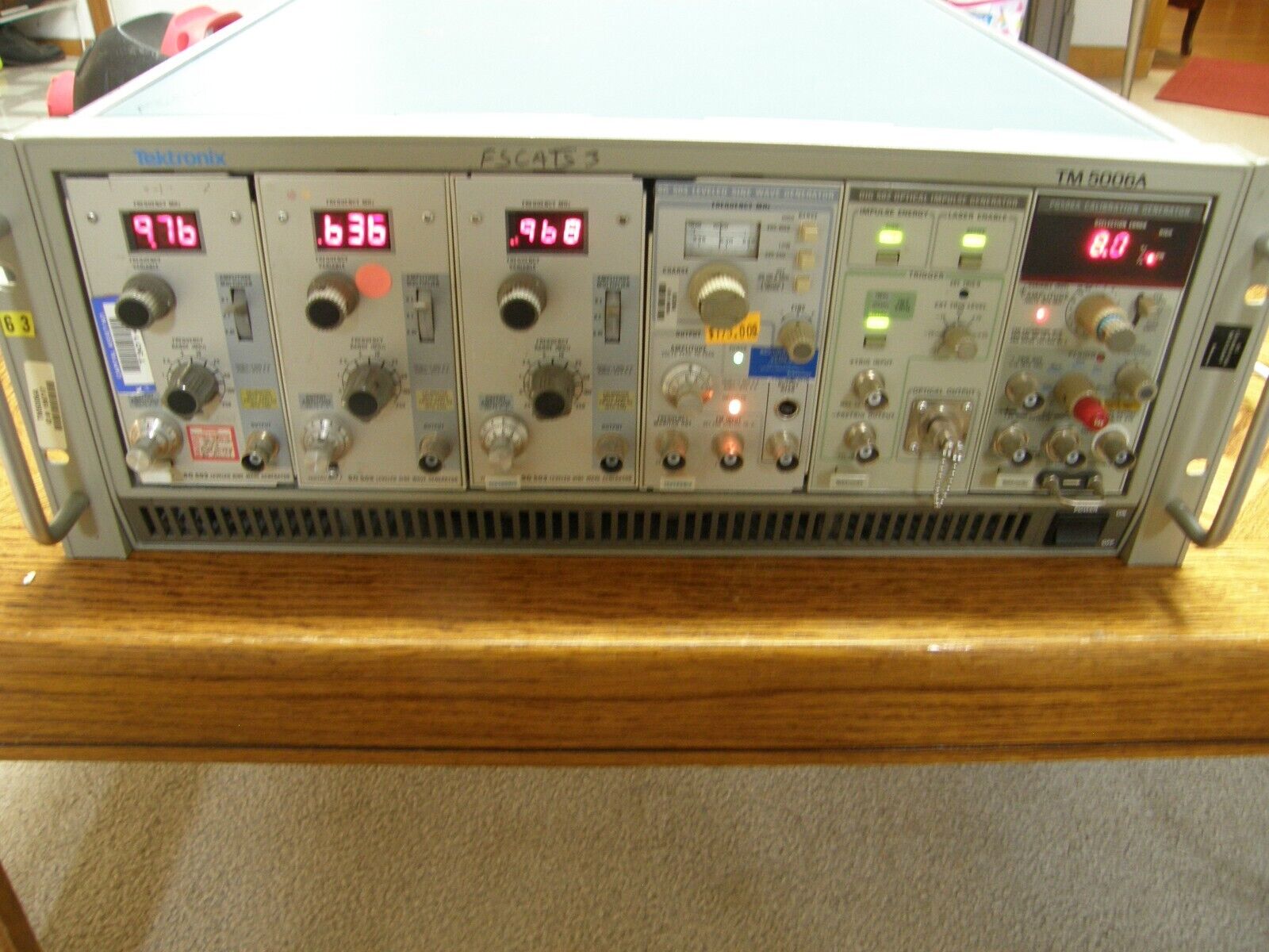 TEKTRONIX TM5006A 6 BAY MAINFRAME.  (chassis Mainframe only)