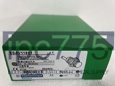 1PCS Schneider XSAV11801 Proximity Switch XSA-V11801 New in box picture