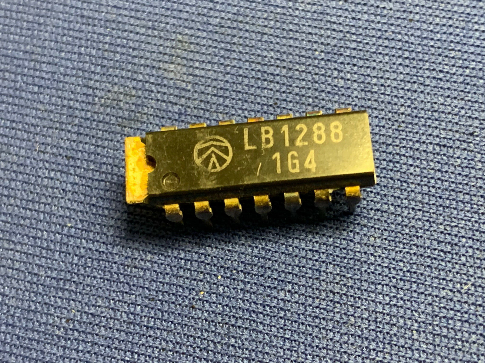 QTY-1 LB1288 SANYO 14-PIN DIP Audio Power Amplifier NPN Transistor Array RARE