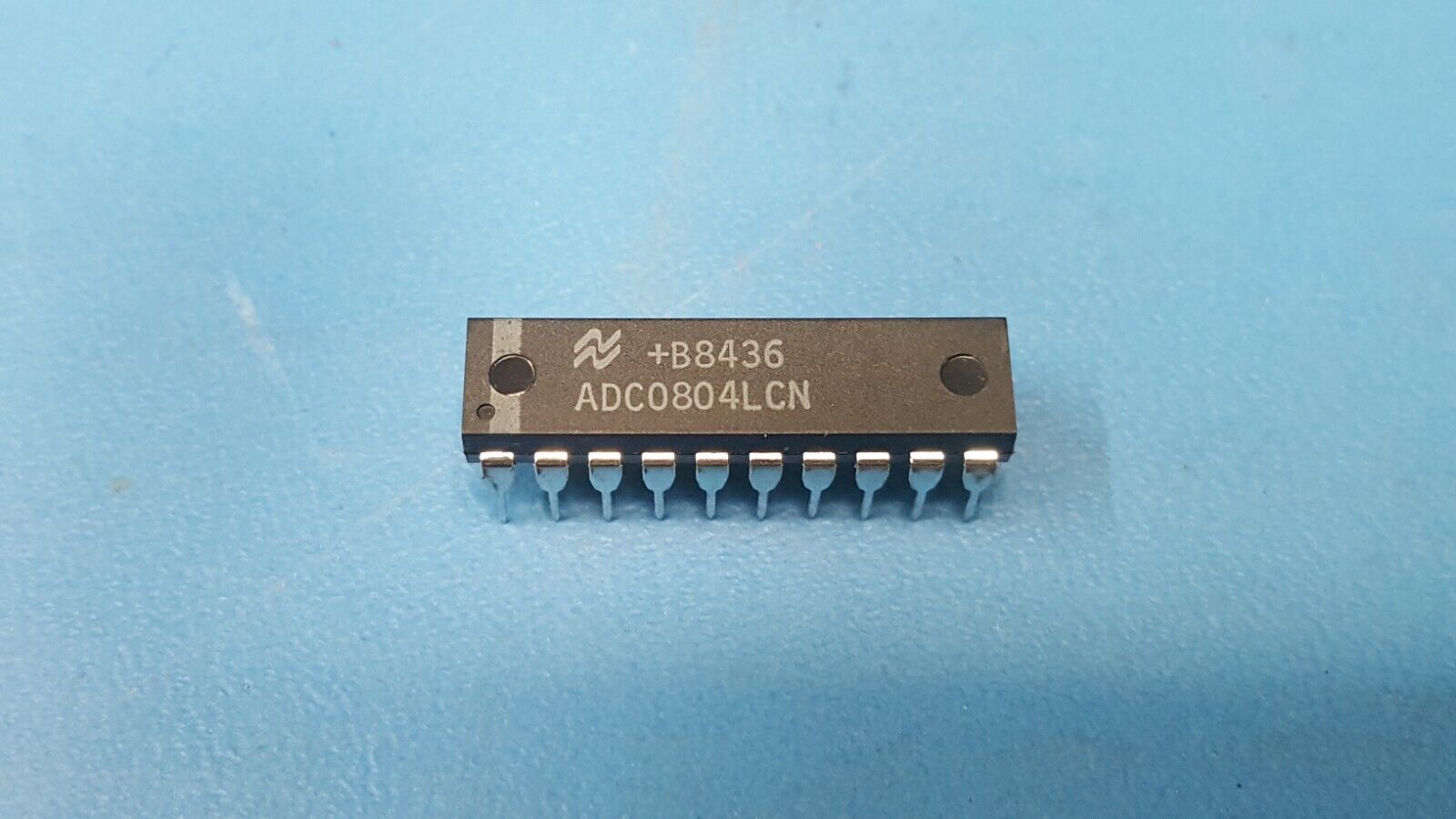 IC,  ADC0804LCN, NSC, Analog Digital Converter, Single, 8 Bit, 20 Pin, DIP