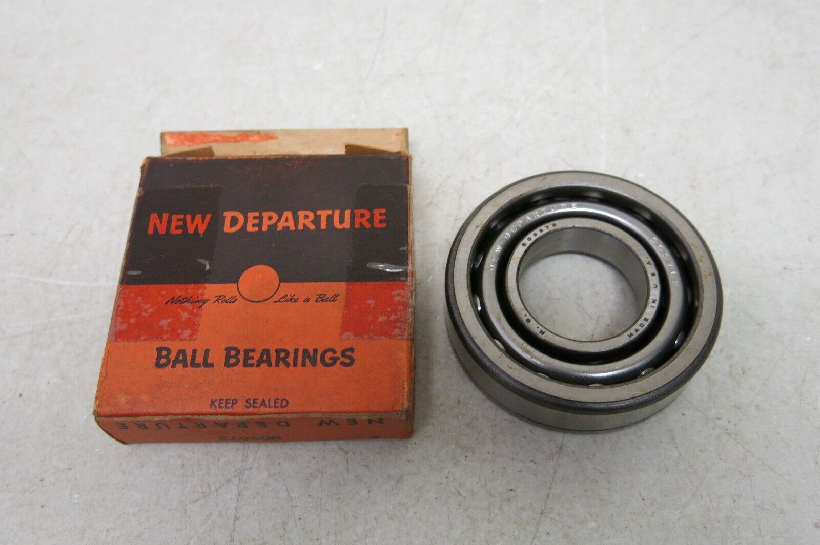 Vintage New Departure 909072 Ball Bearing 909762 for 1947-1962 Buick Cadillac
