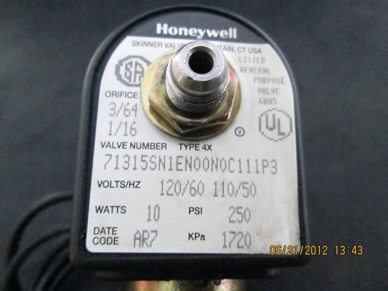 Honeywell Skinner Valve 71315SN1EN00N0C111P3 *NIB*