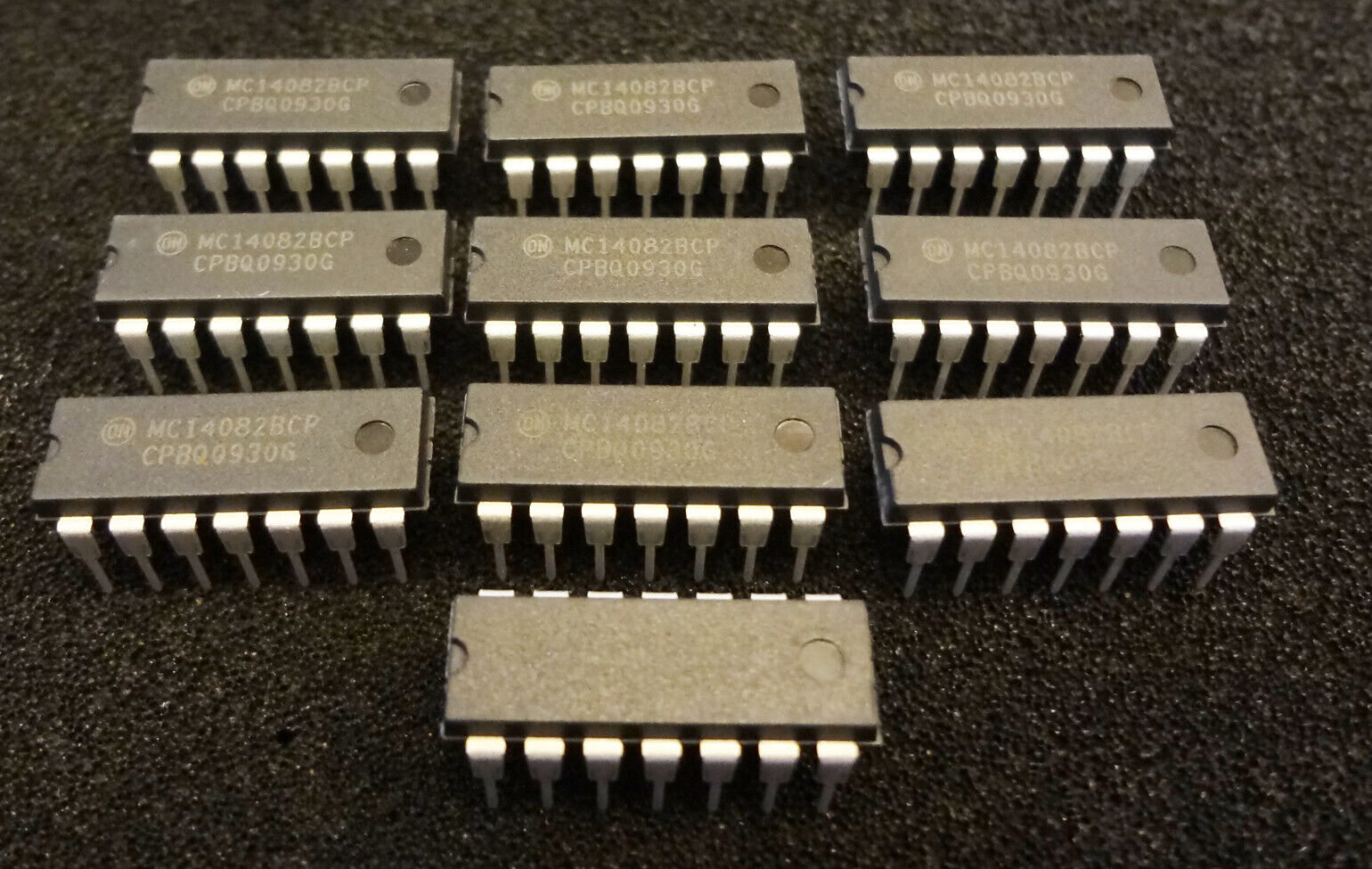10 Pcs. NEW DIP ON Semiconductor MC14082BCP Dual 4-Input AND Gate 4082
