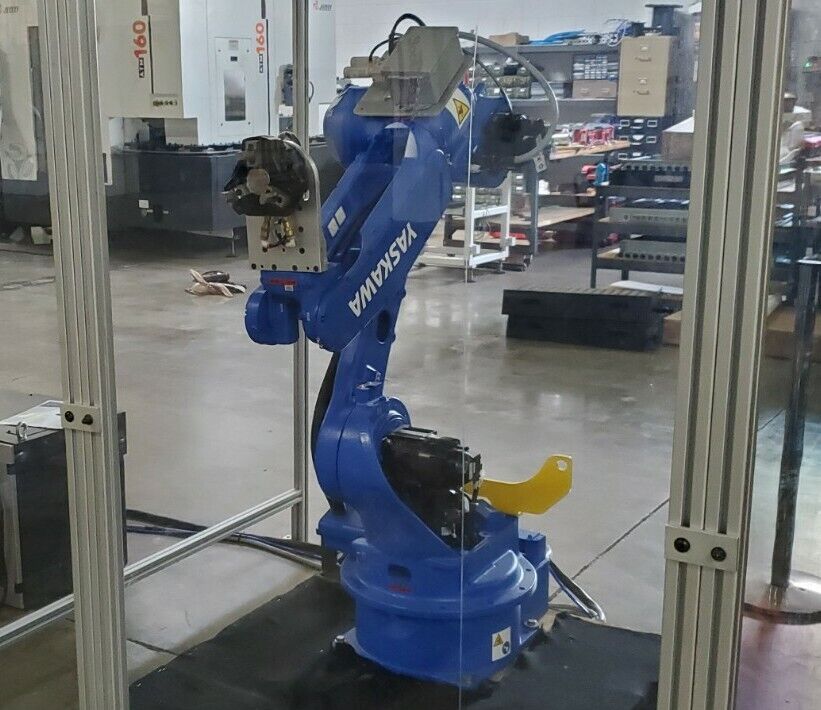 Yaskawa GP25 Industrial High-Speed Robotic Arm with Controller Fully Assembled 