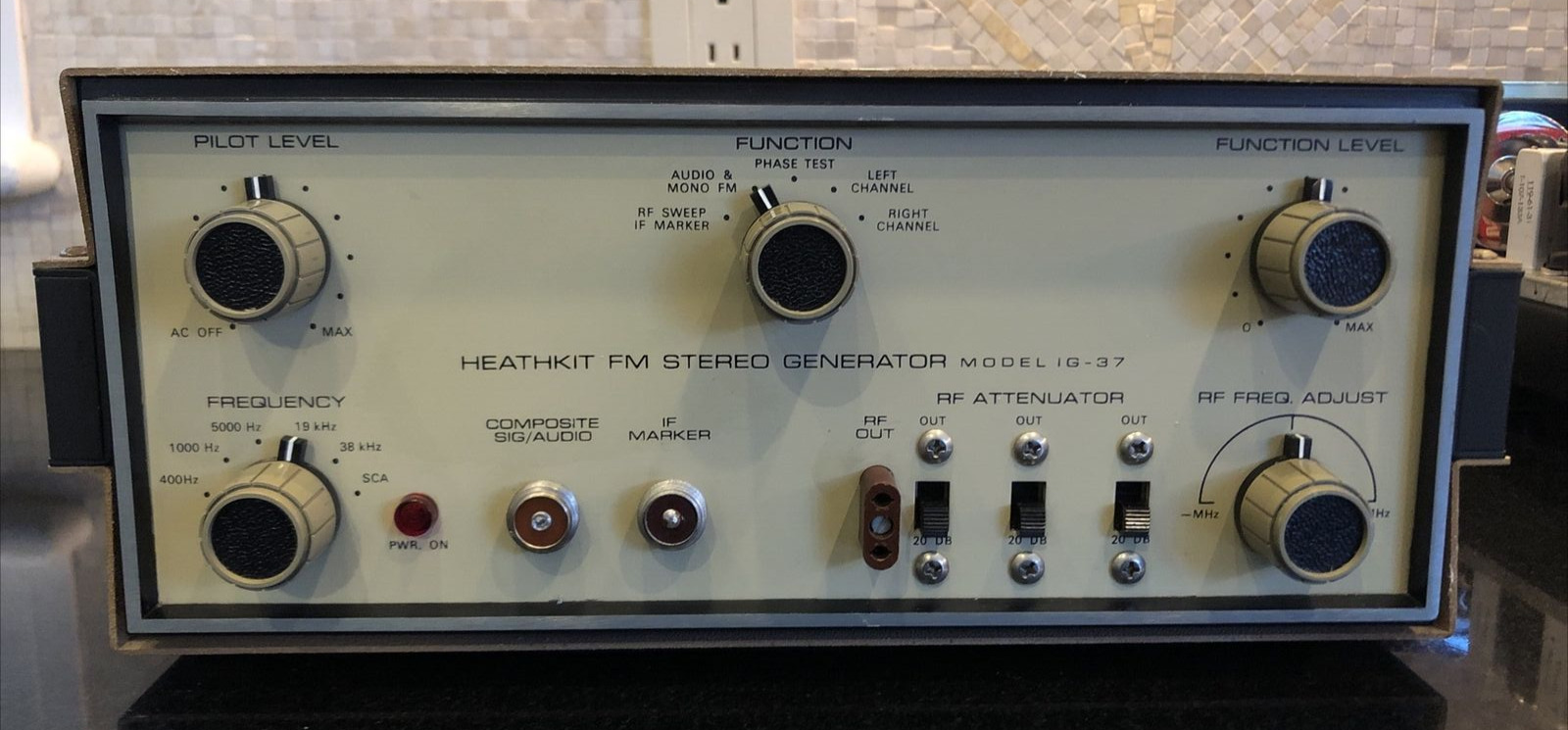 Heathkit FM Stereo Generator Model 1G-37
