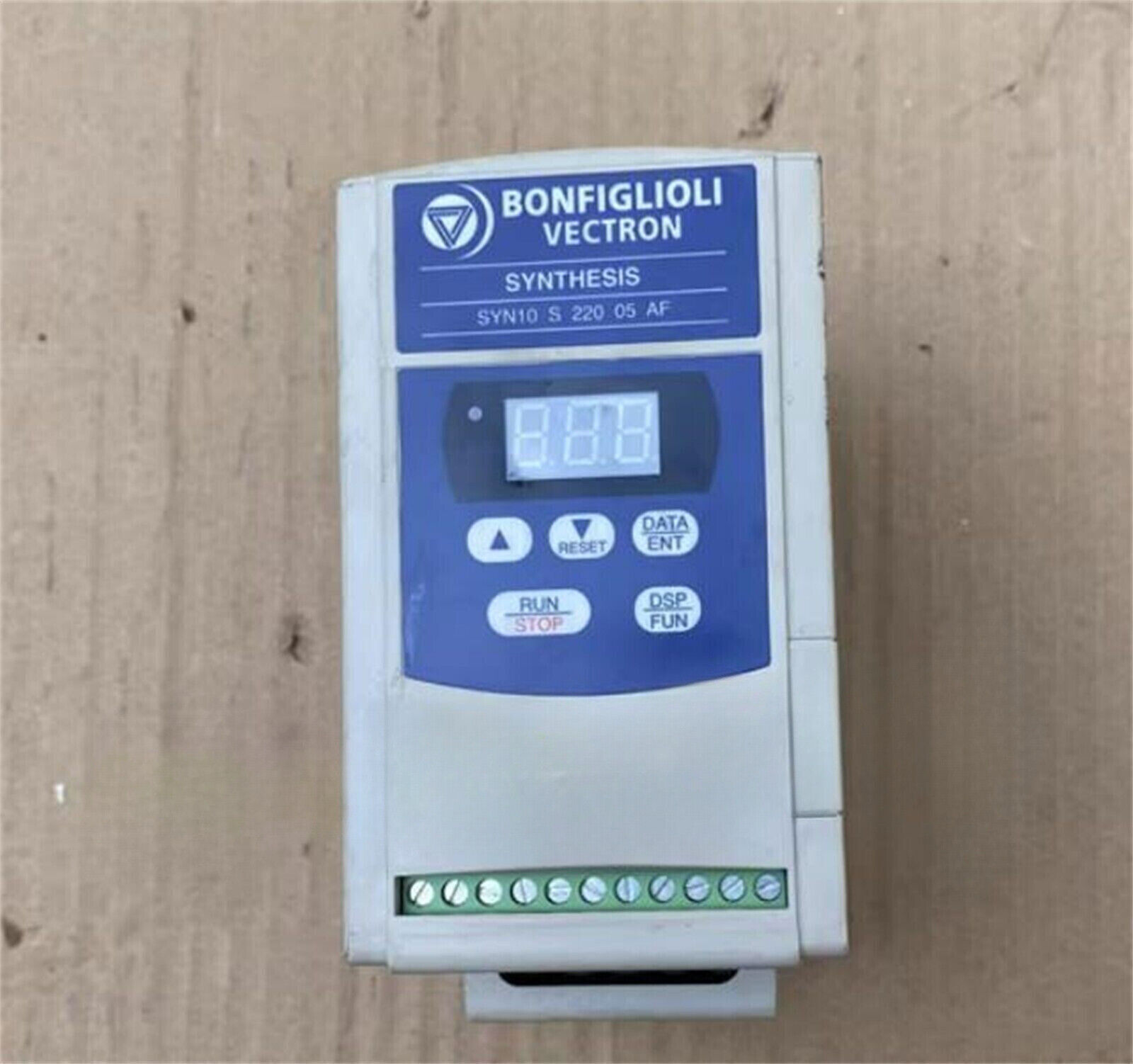 1PC Used Bonfiglioli Vectron SYN10 S 220 05 AF inverter