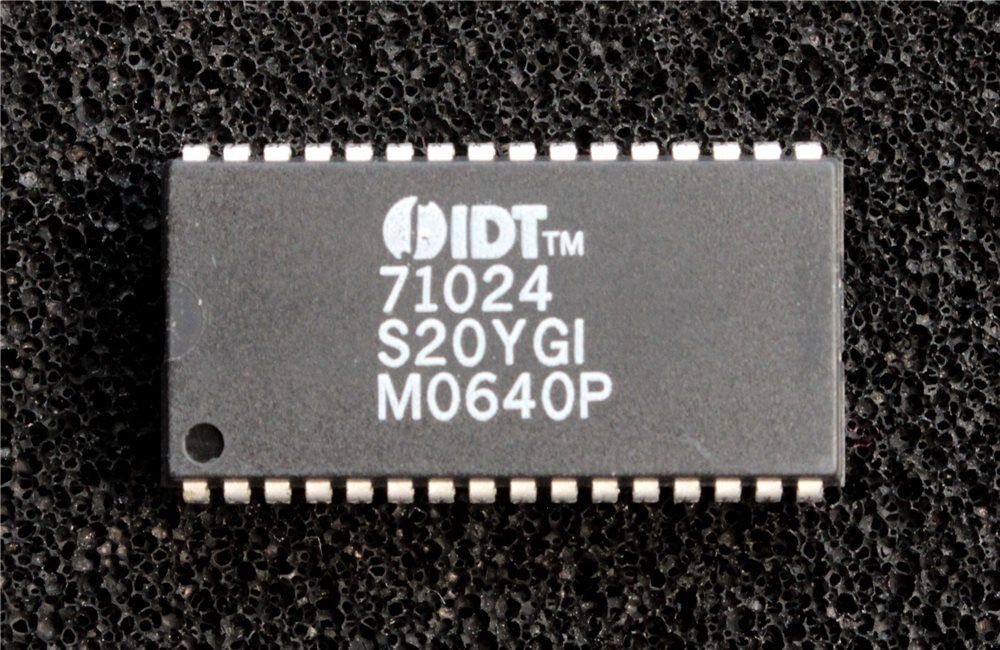 IDT IDT71024S20YG 128k X 8 CMOS Static Memory SOJ32