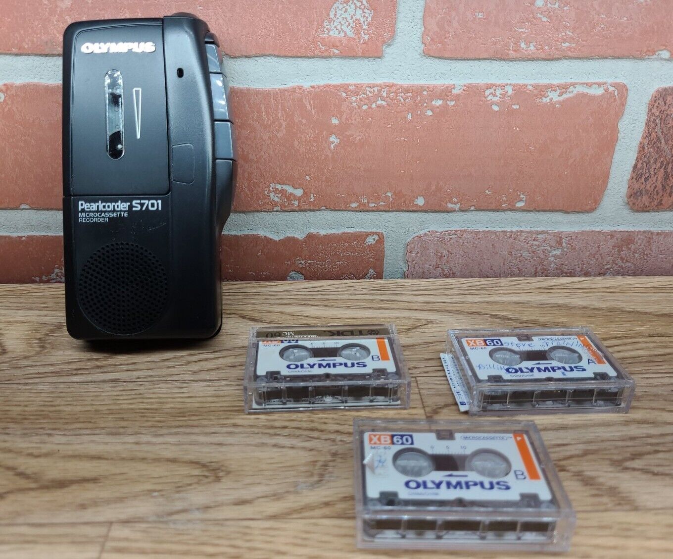 Vintage Olympus Pearlcorder S701 Handheld Micro Cassette Voice Recorder 