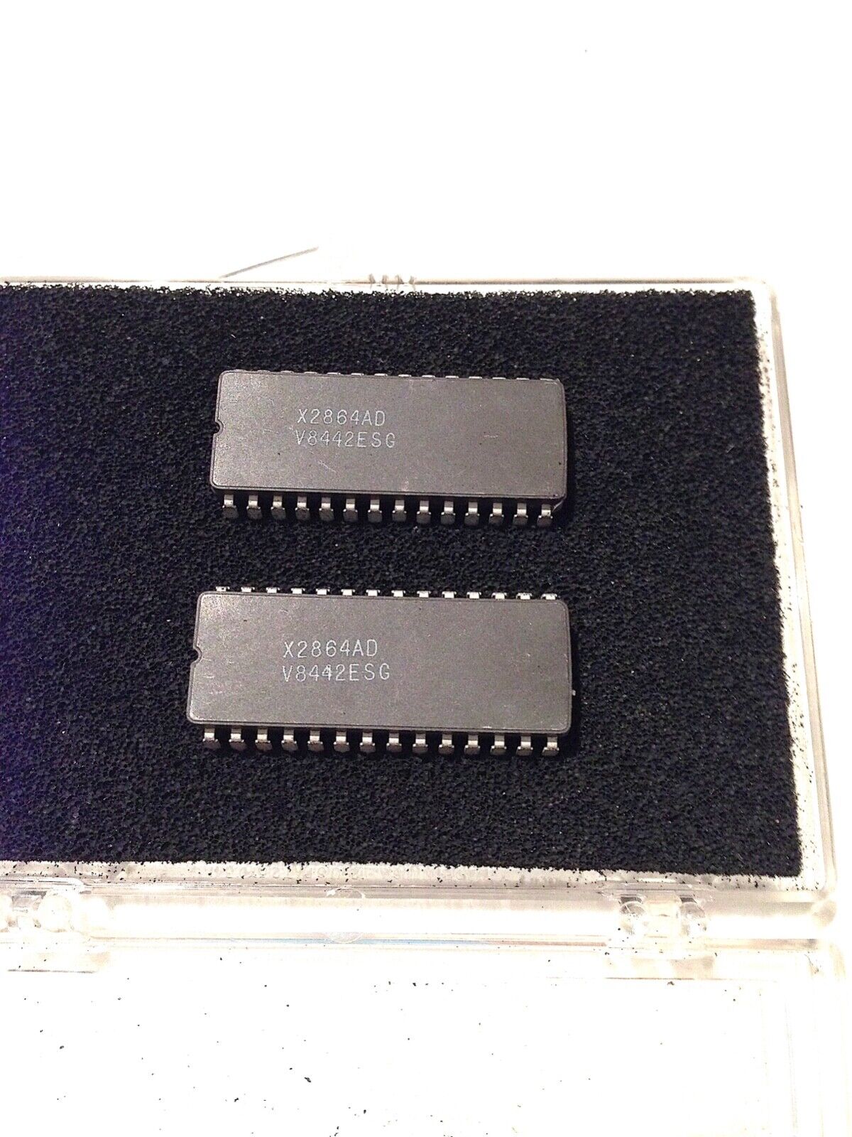 X2864 AD Xicor EEPROM, Vintage 1984 Never Used, 28 Pin Ceramic Pkg, 2 parts