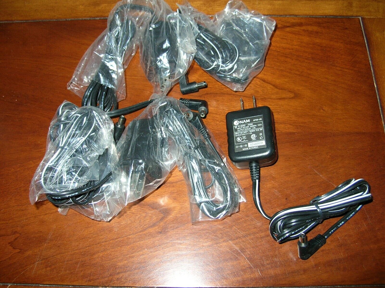 5VDC 1000mA 1A AC Adapter Power Supply New 100-240 Vac input 50/60 Hz Lot of 5