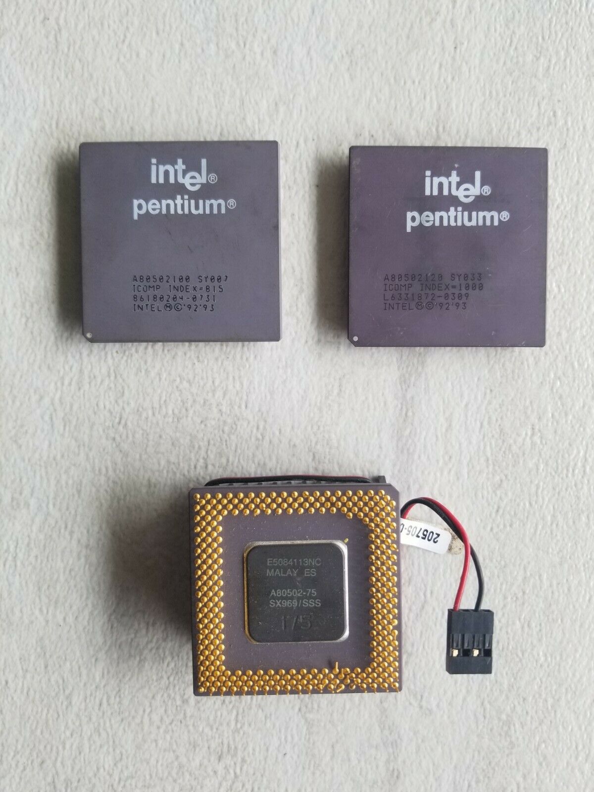 (3) Intel Pentium Processor Computer Chips  SY007/SY003/SX969 SSS  i75 