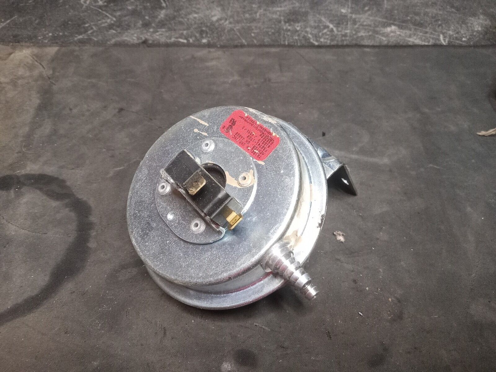 TRIDELTA FS6741-1758 Furnace Pressure Switch