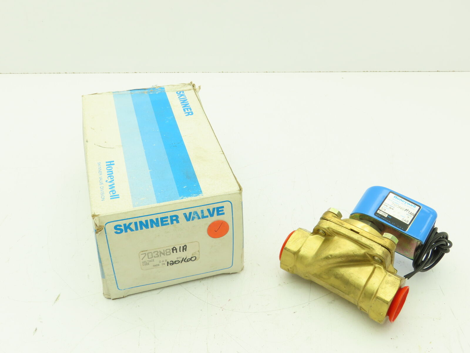 Honeywell Skinner 703N8A1A Solenoid Valve 3/4\