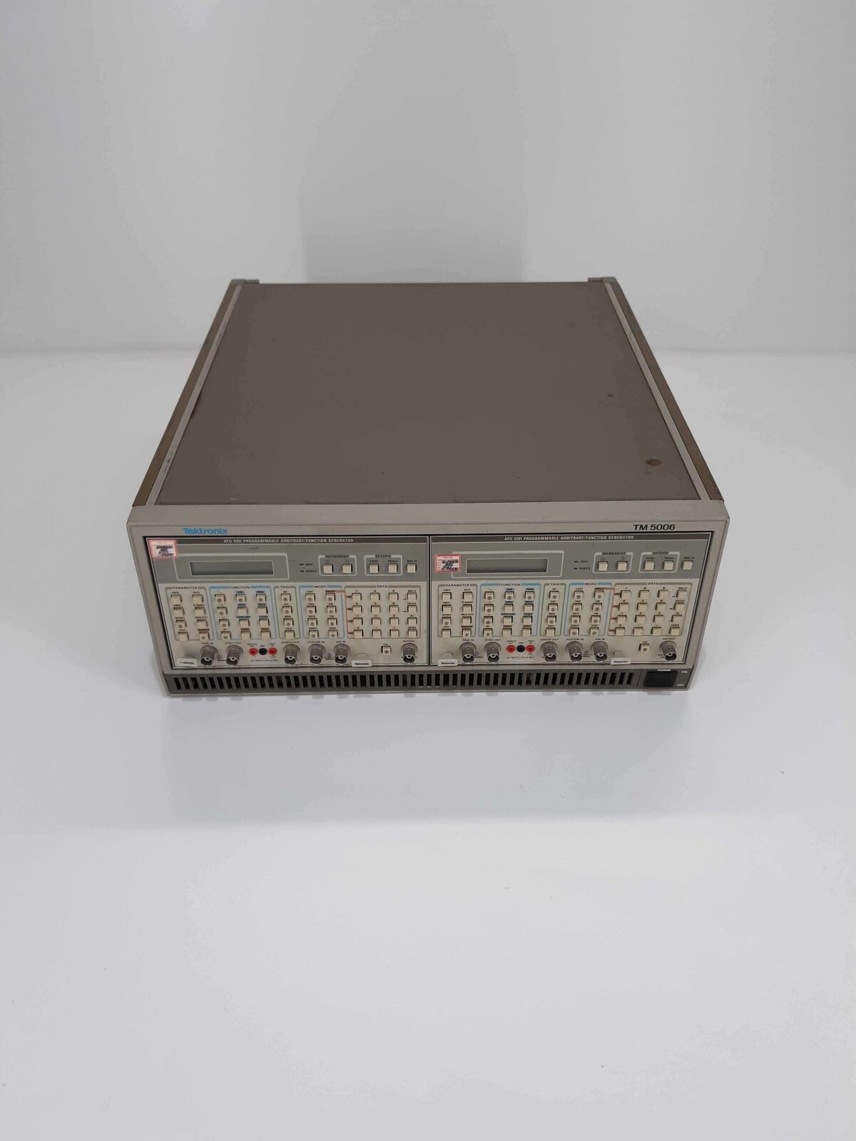 Tektronix TM5006 AFG5101 12MHz Programmable Arbitrary/Function Generator 