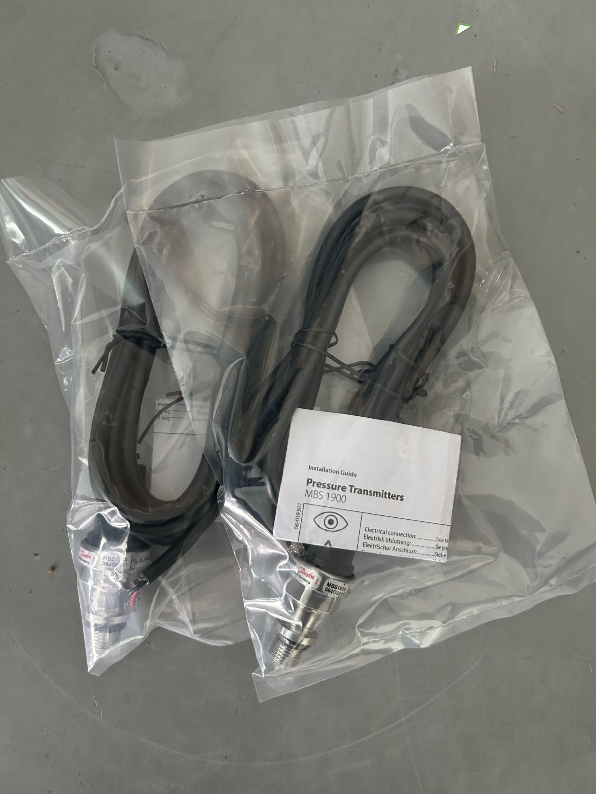 1pcs Danfoss MBS1900 pressure sensor 064G6611