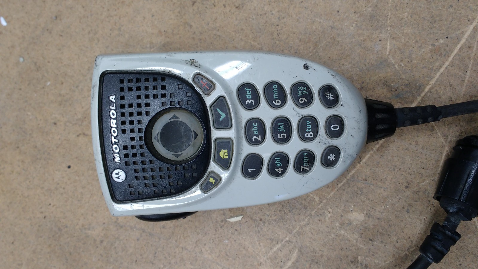 Motorola HMN4079D-E-F Keypad Microphone For XTL APX Mobile Radios    powers on