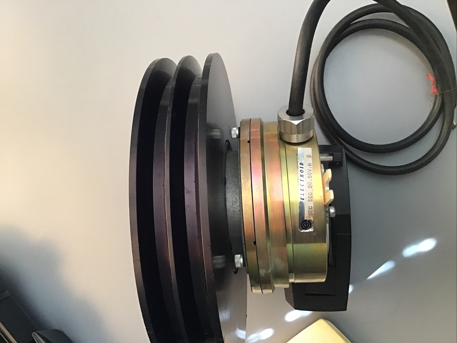 ELECTROID ELECTROMAGNETIC CLUTCH 1-1/4” SHAFT. # SEC-56C-20. 7,500 Rated RPM. ELECTROID ELECTROMAGNETIC CLUTCH 1-1/4” SHAFT. # SEC-56C-20. 7,500 Rated RPM.