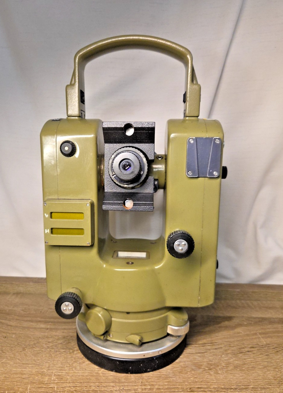 Theodolite Kern Swiss E2 Vintage Kern's Precision Surveyor Alignment Instrument Theodolite Kern Swiss E2 Vintage Kern's Precision Surveyor Alignment Instrument