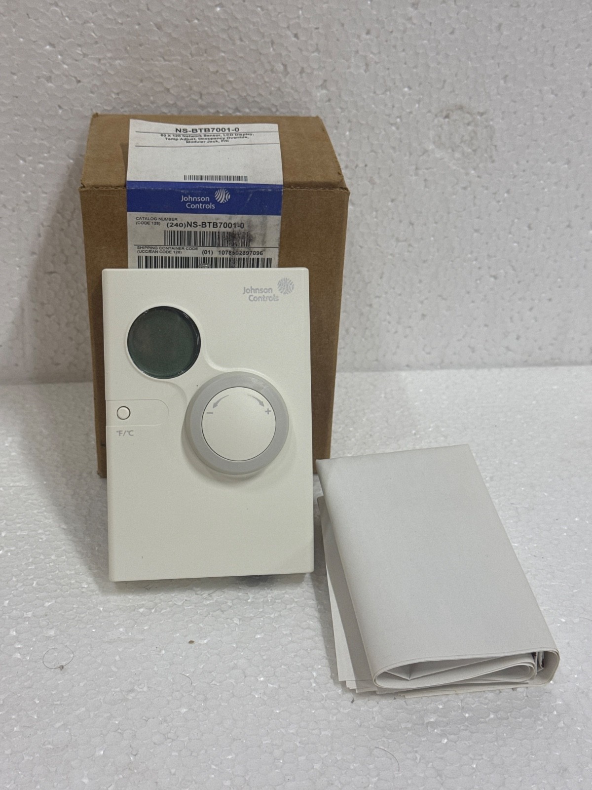 Johnson Controls NS-BTB7001-0 Network Sensor LCD Display Temp Adjust Johnson Controls NS-BTB7001-0 Network Sensor LCD Display Temp Adjust