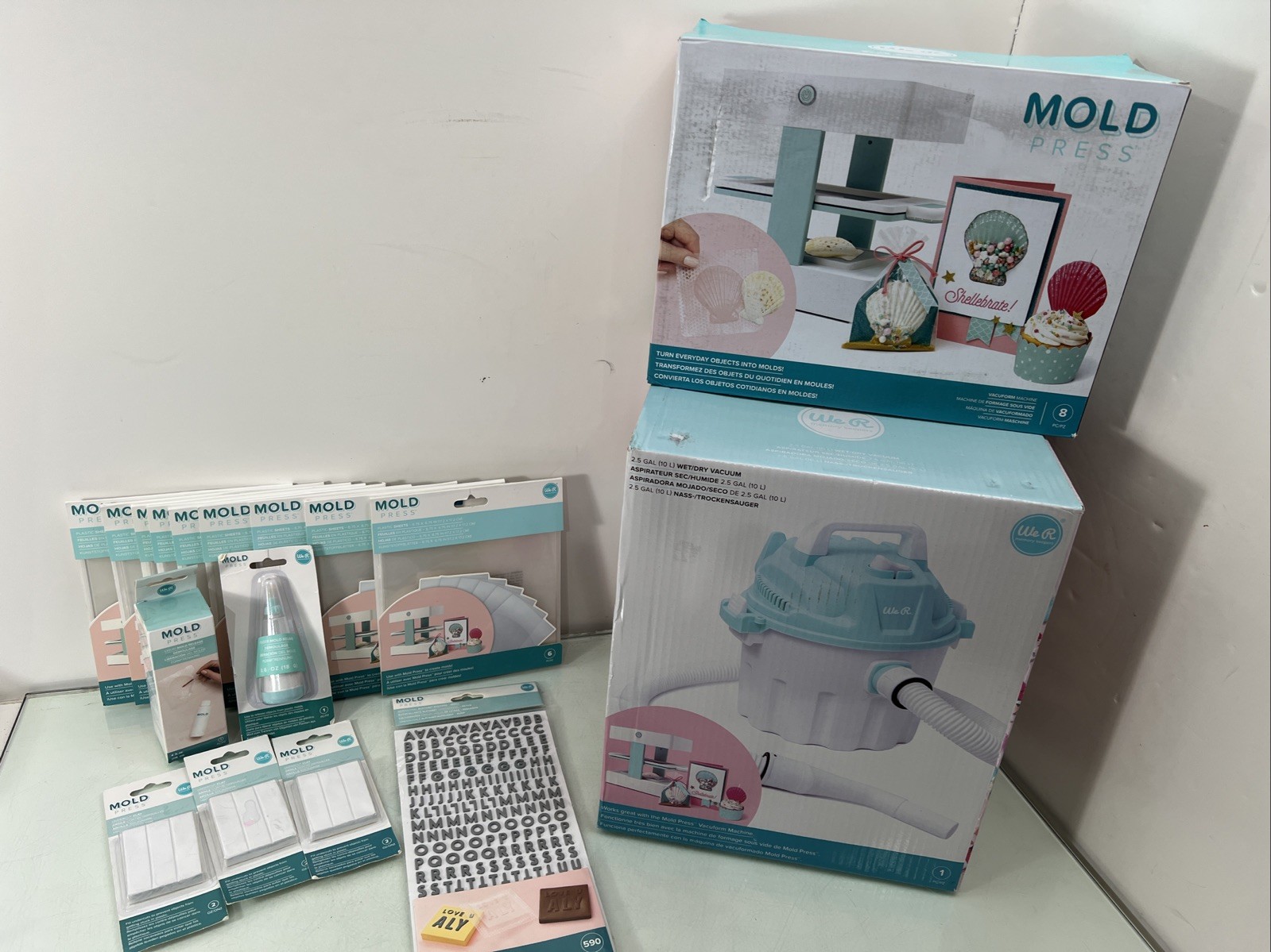 We R Memory Keepers Mold Press With Wet Dry Vacuum Kit