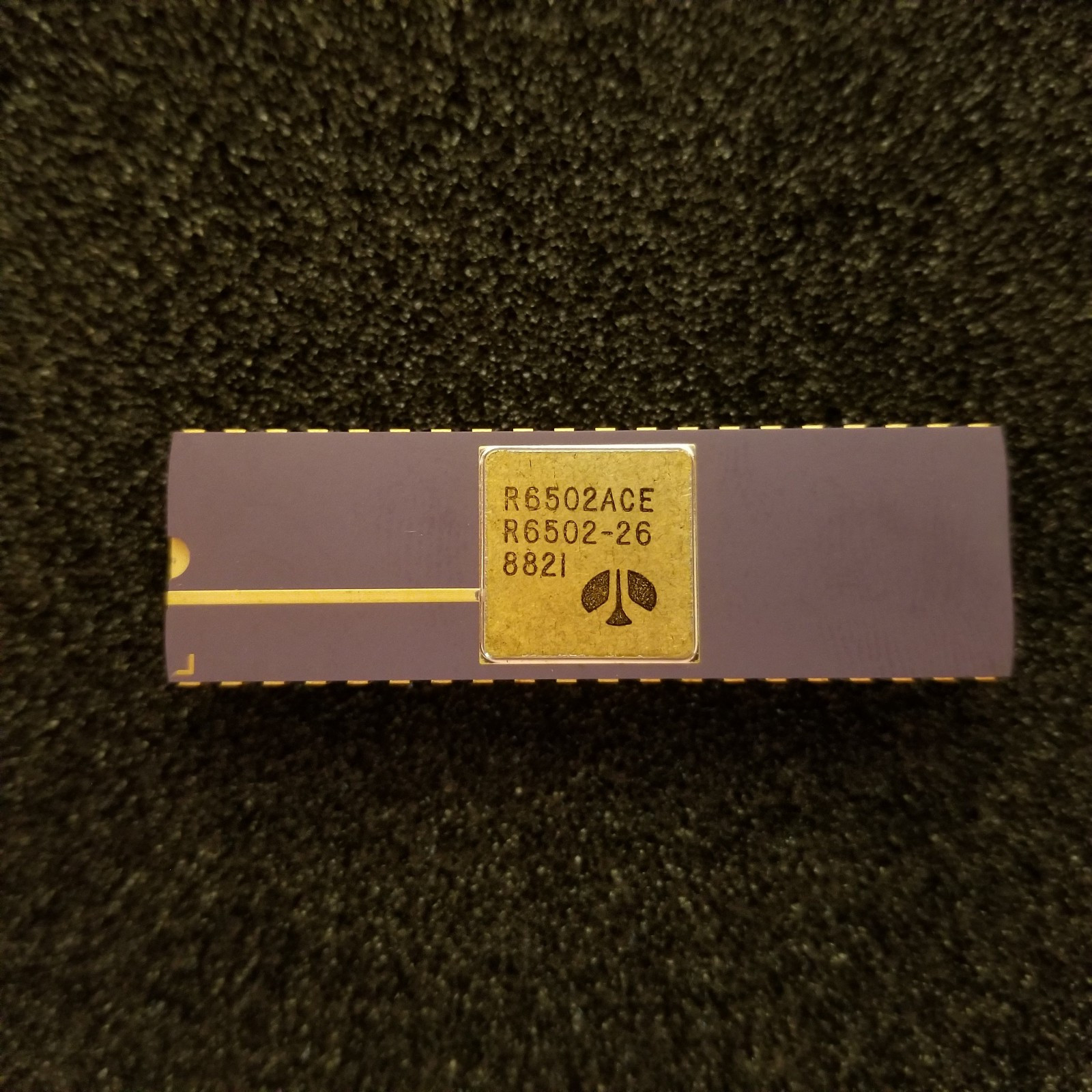 Vintage Apple I 6502A CPU: Kim-1, Pet, = (Synertek MOS), Unused, gold Ceramic Vintage Apple I 6502A CPU: Kim-1, Pet, = (Synertek MOS), Unused, gold Ceramic