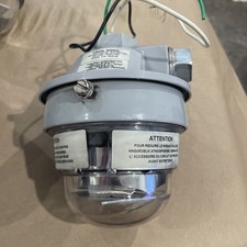 Dialight RTO‑2W17‑001 SafeSite LED Area Light – 800 Lumens, IP66, Used Pull picture