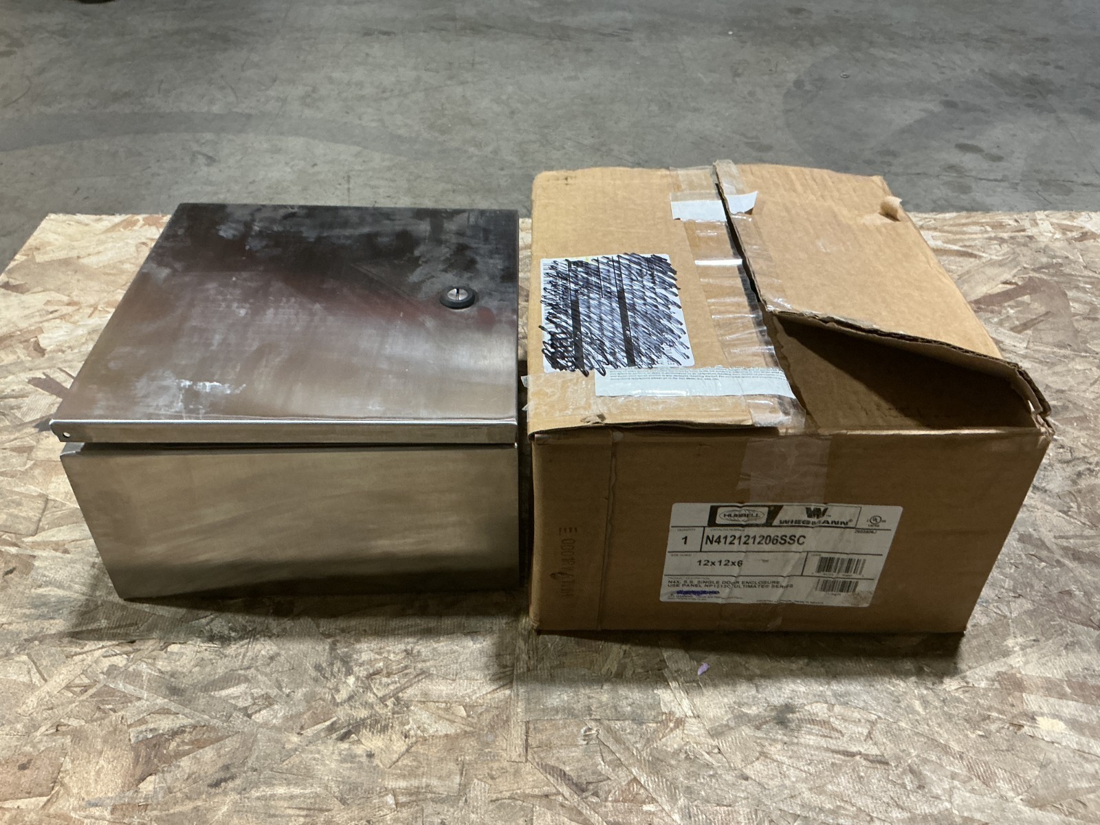 New Hubbell Wiegmann N412121206SSC Enclosure DAMAGED MISSING PIECES New Hubbell Wiegmann N412121206SSC Enclosure DAMAGED MISSING PIECES