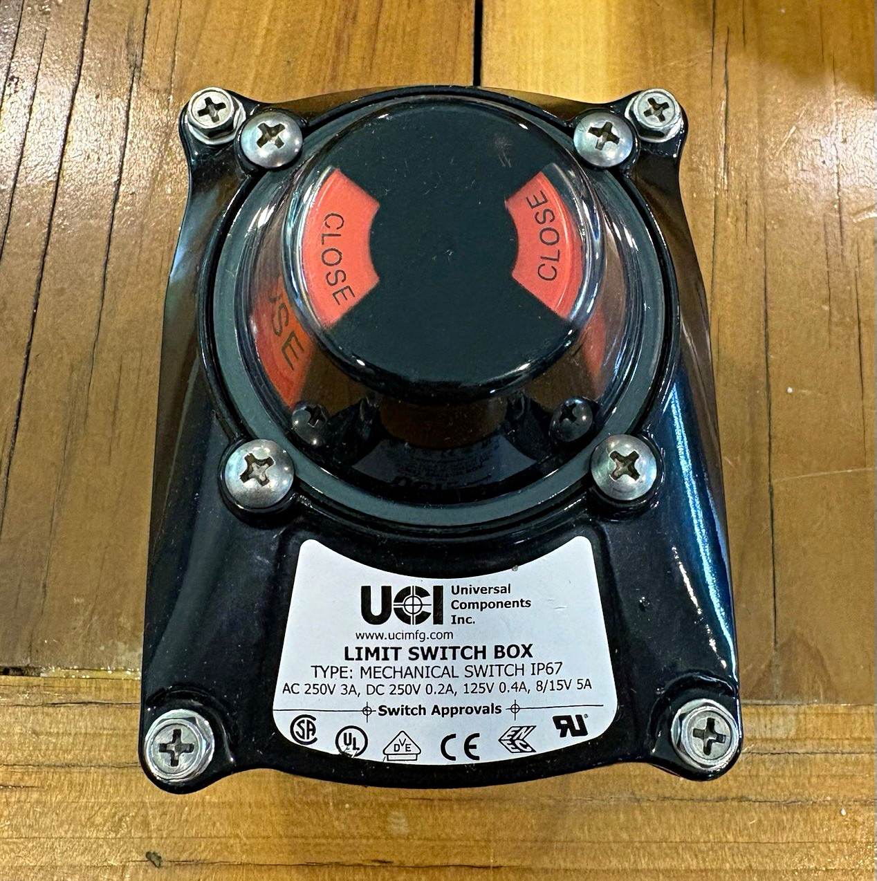 Universal Components Inc. Limit Switch Box IP67 1/2
