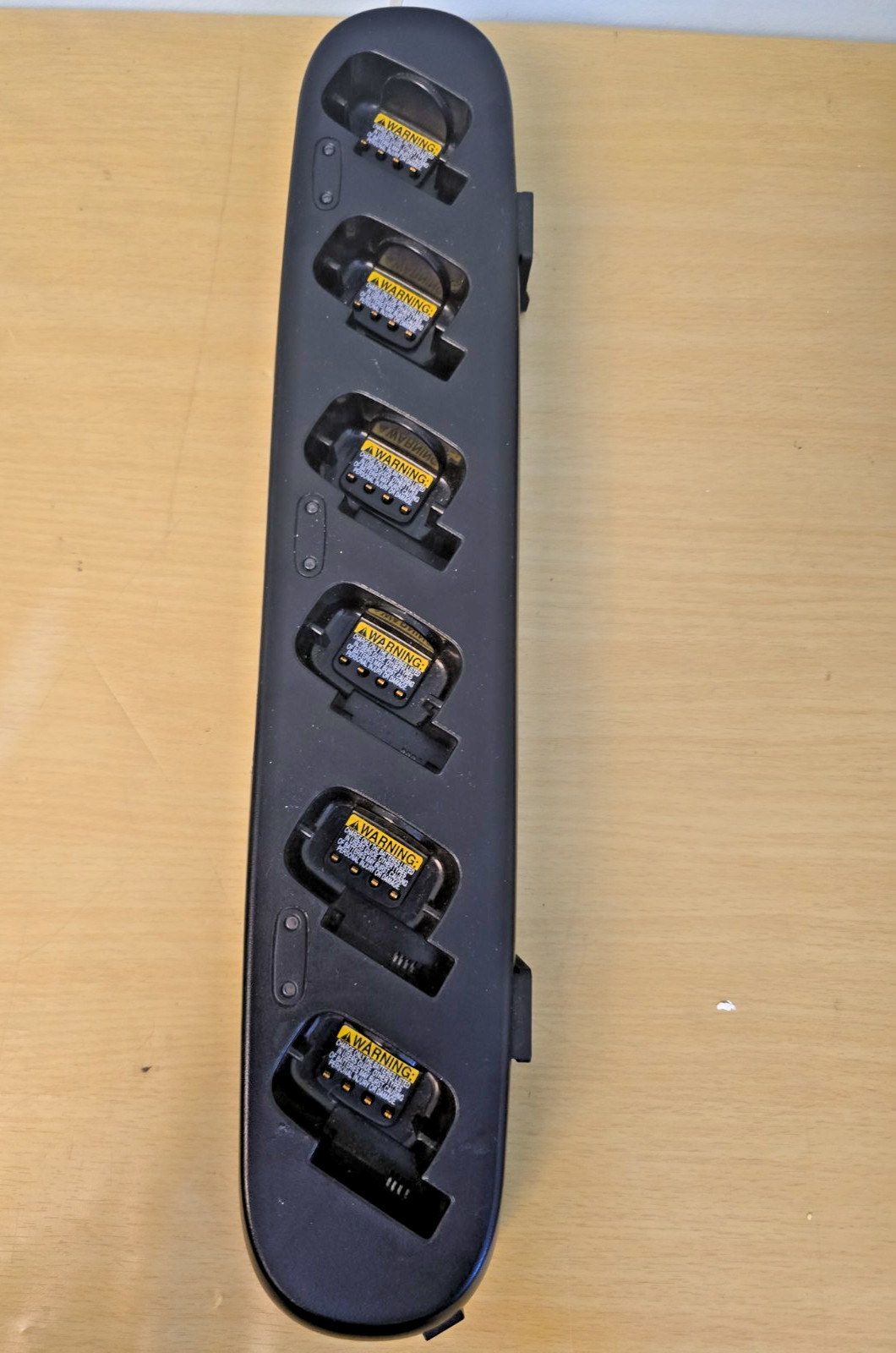 Motorola NNTN8022A 6 Bay Multi Unit Radio Charger Dock w Power Supply Motorola NNTN8022A 6 Bay Multi Unit Radio Charger Dock w Power Supply