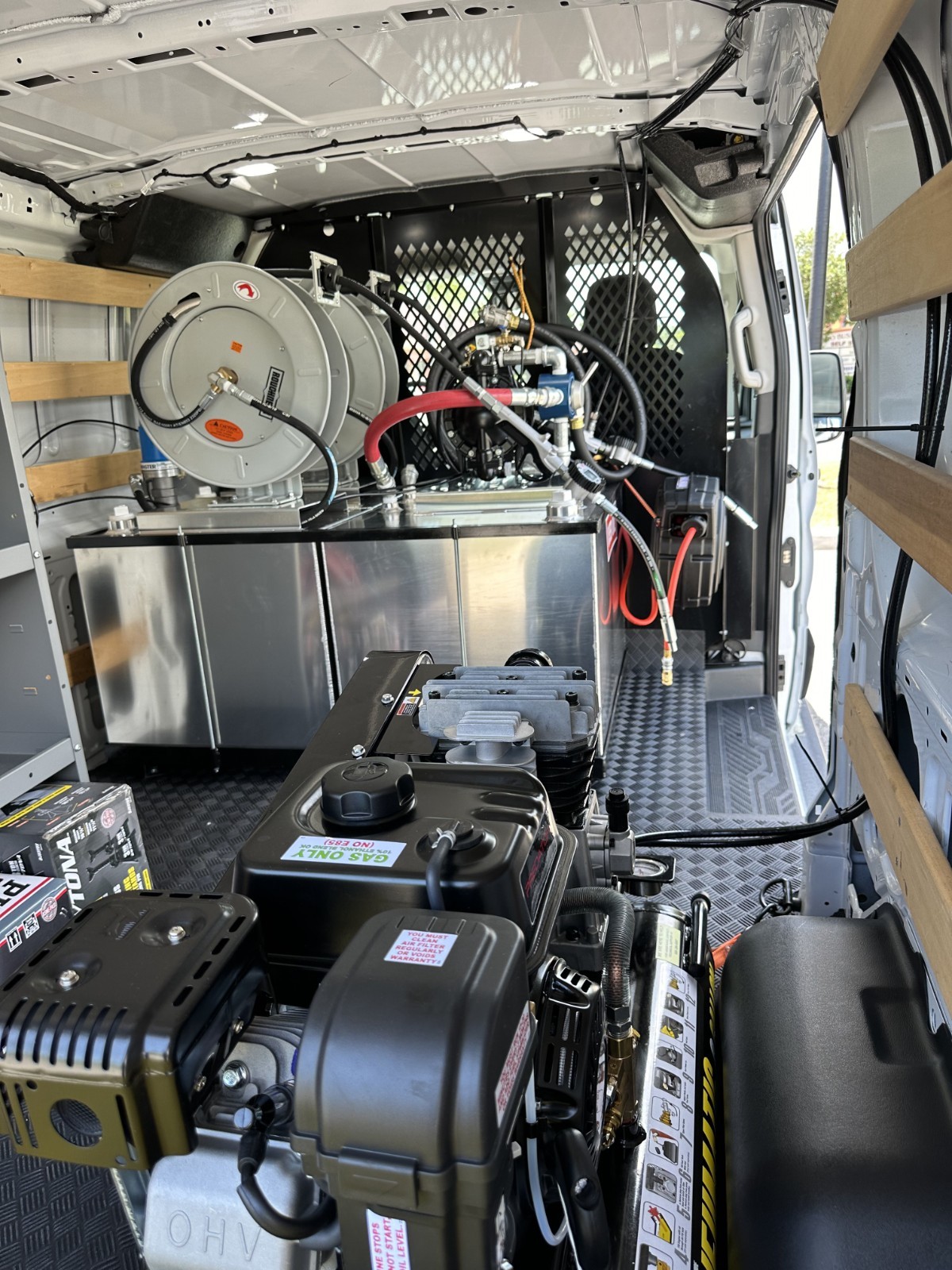 Mobile Oil Change Equipment: LUBE N GO LT-1000 XLS DYI LUBE SKID Mobile Oil Change Equipment: LUBE N GO LT-1000 XLS DYI LUBE SKID