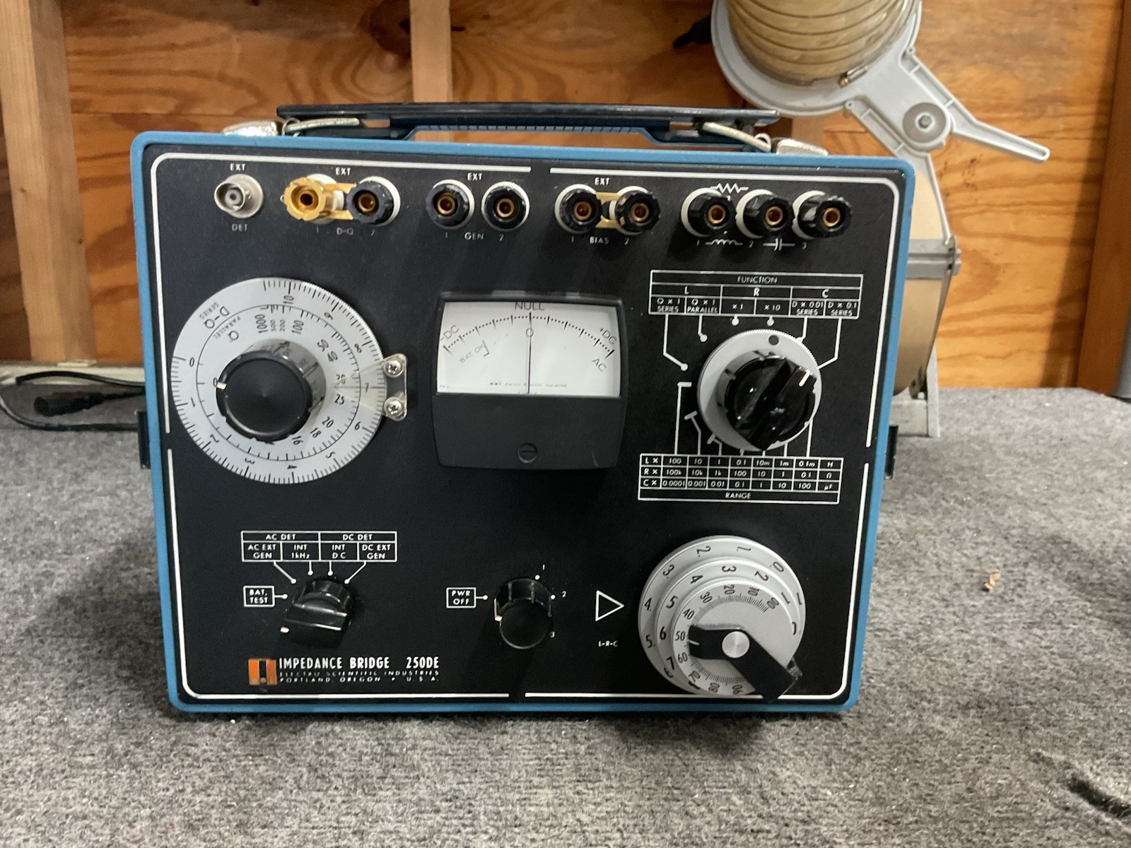 Electro Scientific Portable Impedance Bridge 250DE Electro Scientific Portable Impedance Bridge 250DE