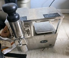 Norwalk 275 Stainless Steel Cold Pressed Juicer Compact Kitchen Top Unit 2-Stage picture
