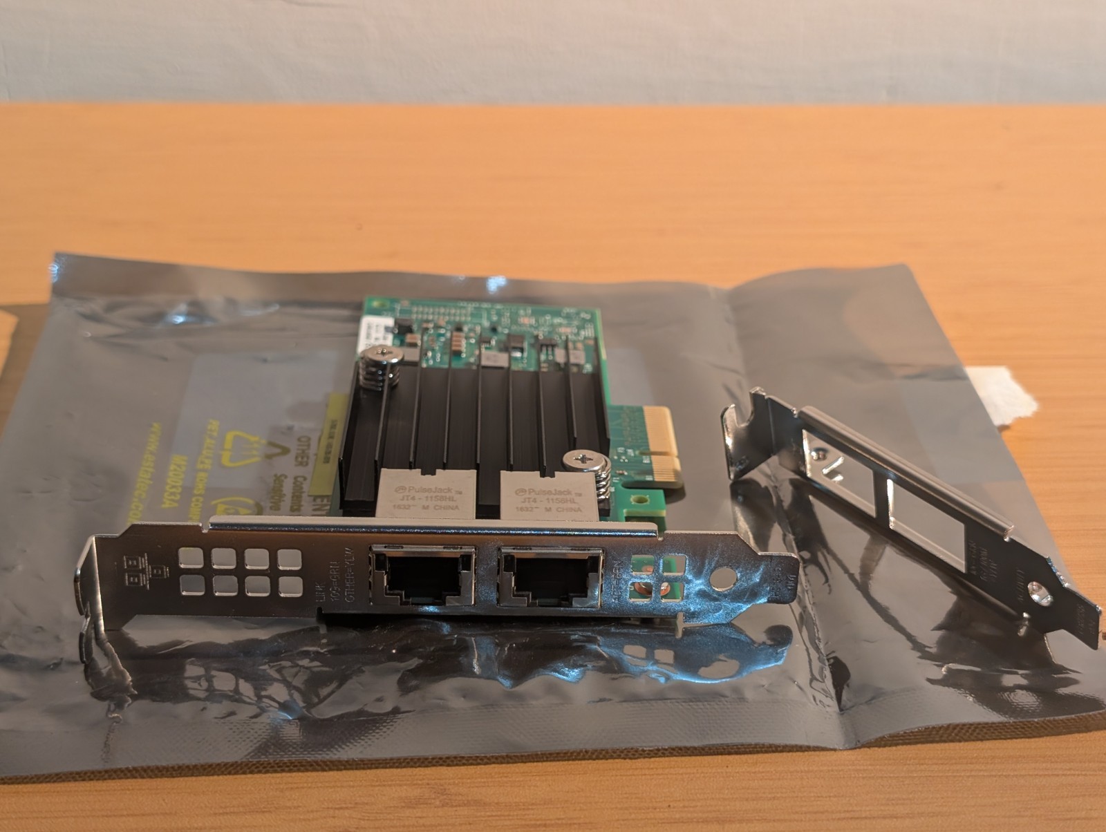 New Lenovo INTEL X550-T2 Ethernet Adapter 10Gb Dual Ports 00MM862 New Lenovo INTEL X550-T2 Ethernet Adapter 10Gb Dual Ports 00MM862