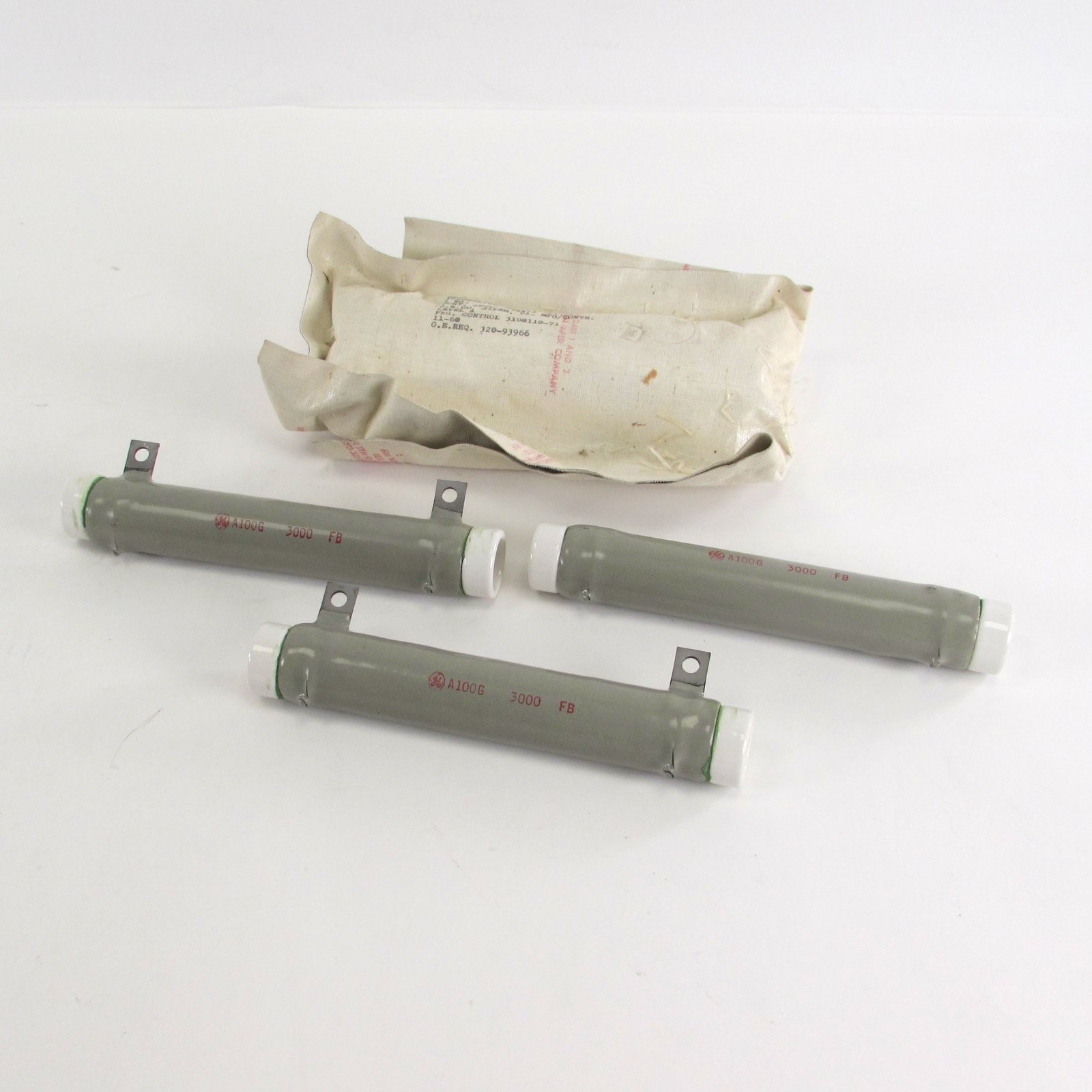 NOS QTY (4) General Electric Fixed Resistor IC9006A100G3000FB (5905-00-257-7074)
