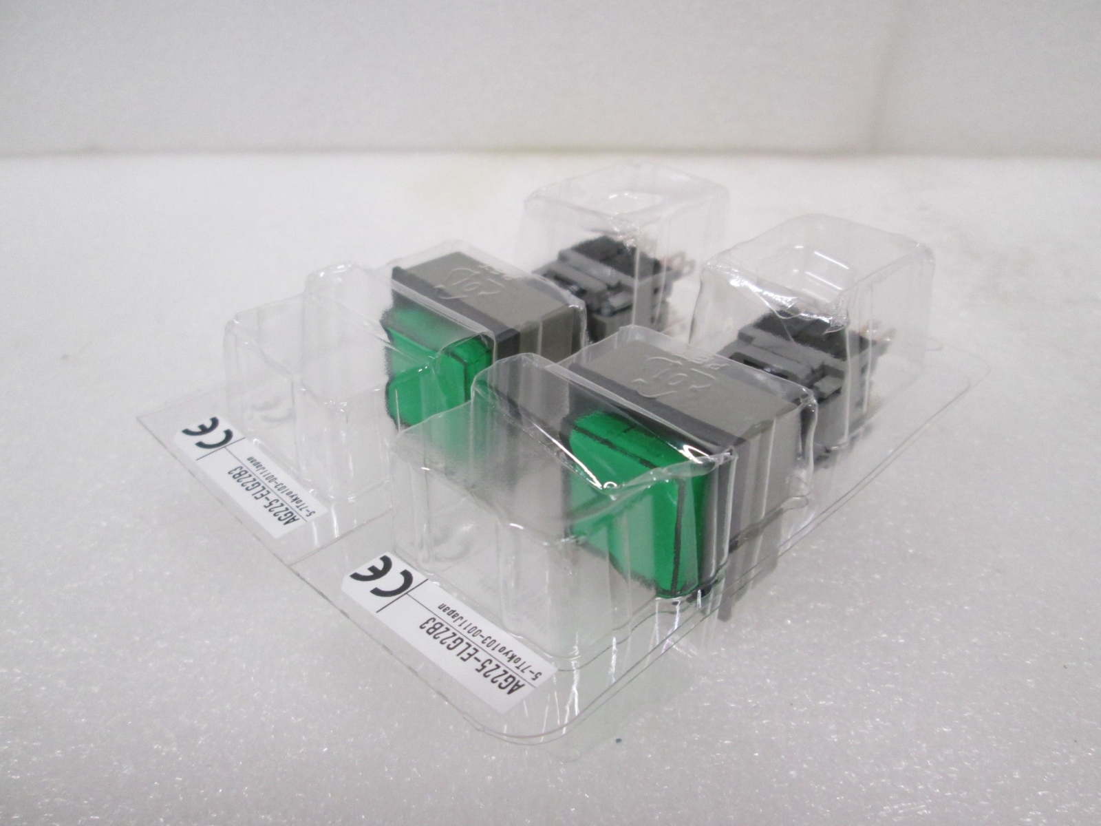 IDEC, AG225-ELG22B3, Push Button Switch, Green, New, Lot of 2 IDEC, AG225-ELG22B3, Push Button Switch, Green, New, Lot of 2