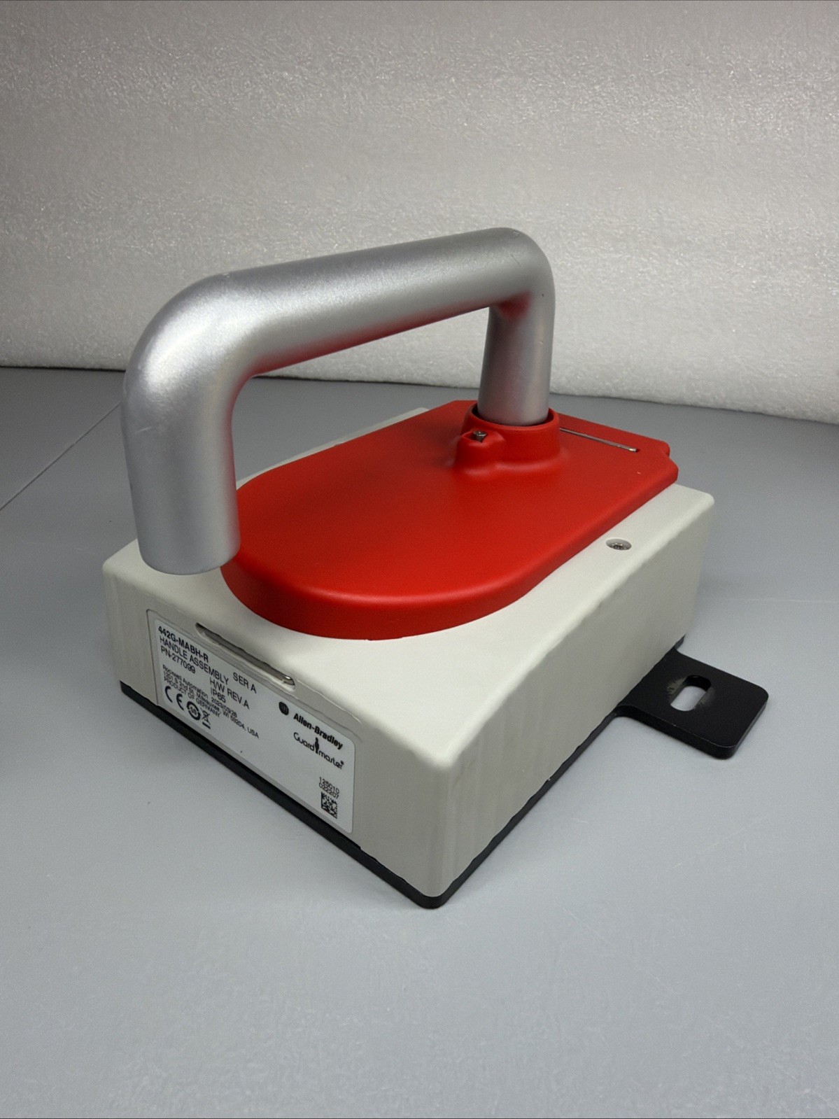 442G-MABH-R Guardmaster 442G Handle Assembly Allen-Bradley New Open Box (1.4.3) 442G-MABH-R Guardmaster 442G Handle Assembly Allen-Bradley New Open Box (1.4.3)