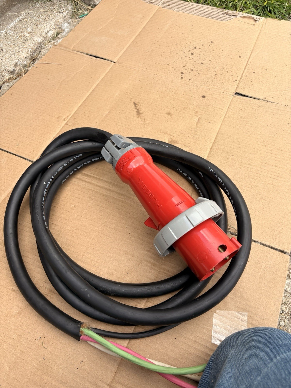 Hubbell HBL460P7W With WaterOil Tesis11 Feet S00W Cord 4/C 6 AWG. 60Amps.30hp Hubbell HBL460P7W With WaterOil Tesis11 Feet S00W Cord 4/C 6 AWG. 60Amps.30hp