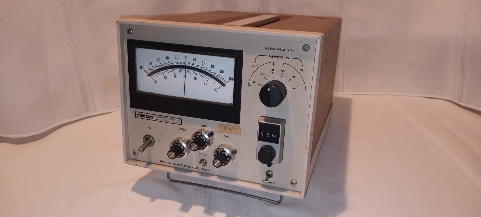 A RARE CELESCO TRANSDUCER INDICATOR MODEL CD25A-7276, MADE IN U.S.A. WORKS GREAT A RARE CELESCO TRANSDUCER INDICATOR MODEL CD25A-7276, MADE IN U.S.A. WORKS GREAT