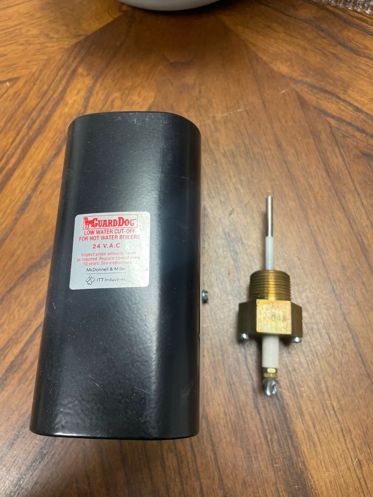 Guard Dog McDonell & Miller 153918 Probe Control LWCO PS-852-M-24 24VAC CUT-OFF Guard Dog McDonell & Miller 153918 Probe Control LWCO PS-852-M-24 24VAC CUT-OFF