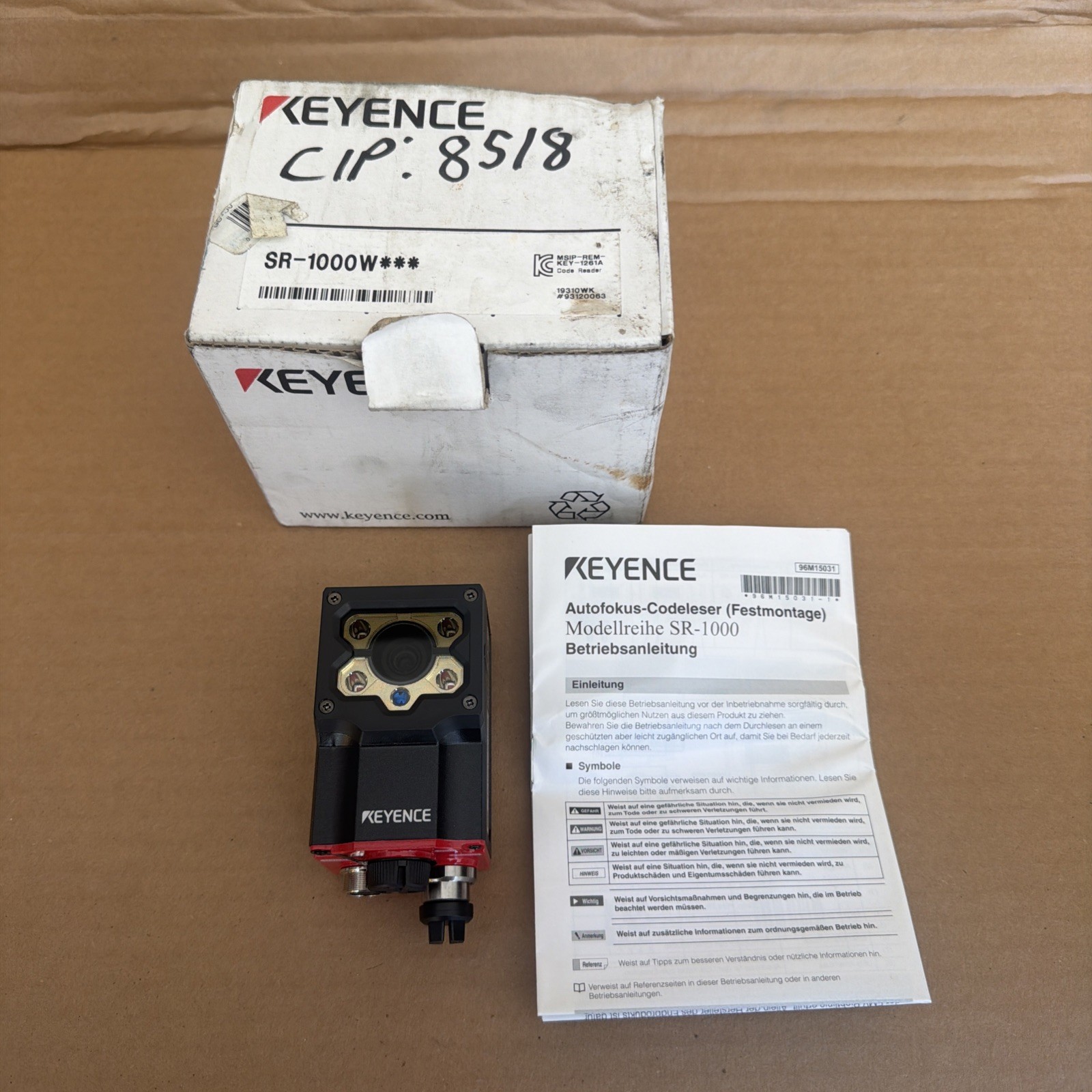 New Keyence SR-1000W autofocus code reader New Keyence SR-1000W autofocus code reader