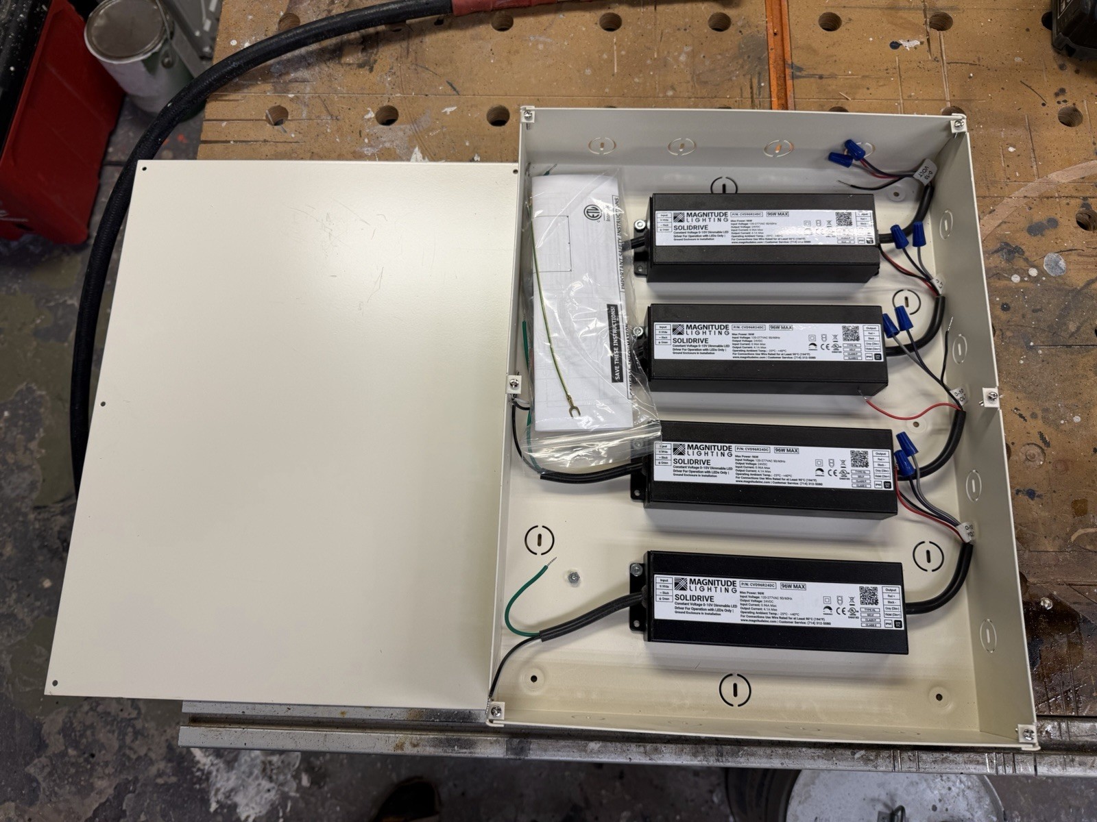 4X96W 24 Volt Universal DC LED Power Supply 4X96W 24 Volt Universal DC LED Power Supply