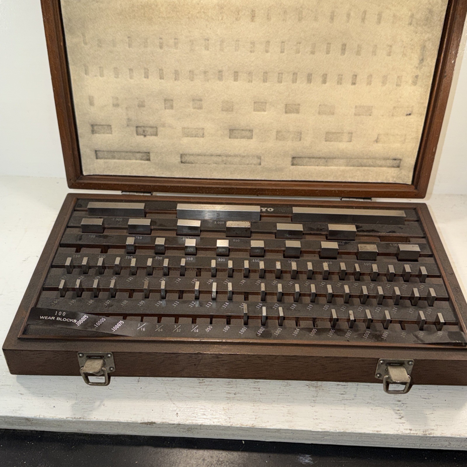Vintage Mitutoyo 516904 BE1-81-B Grade B 69 Piece Rectangular Gage Gauge Blocks Vintage Mitutoyo 516904 BE1-81-B Grade B 69 Piece Rectangular Gage Gauge Blocks